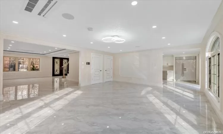 117-06 Park Lane S, New York, NY, 6 Bedrooms Bedrooms, 11 Rooms Rooms,3 BathroomsBathrooms,Residential,For Sale,Park Lane S,811967