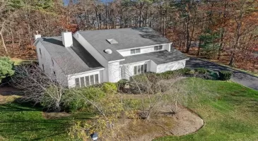 16 Rolling Hills Drive, Smithtown, NY, 4 Bedrooms Bedrooms, 9 Rooms Rooms,3 BathroomsBathrooms,Residential,For Sale,Rolling Hills,813212