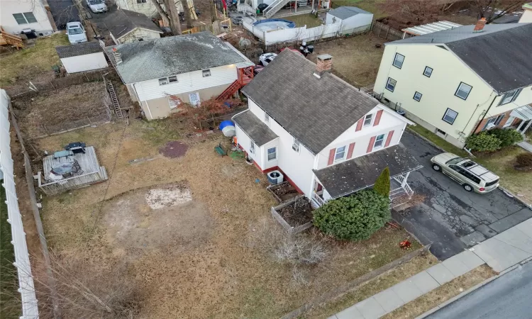 Birds eye view of property