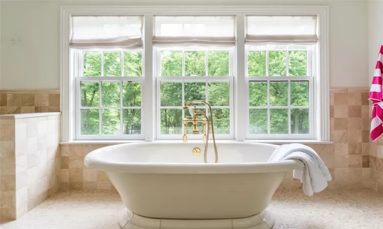 Soaking Tub in Primary Suite