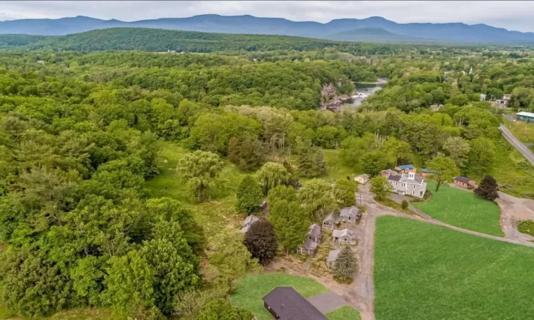 Aerial view with a mountain view