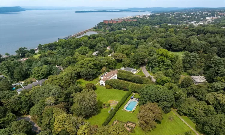 Birds eye view of property and Hudson River