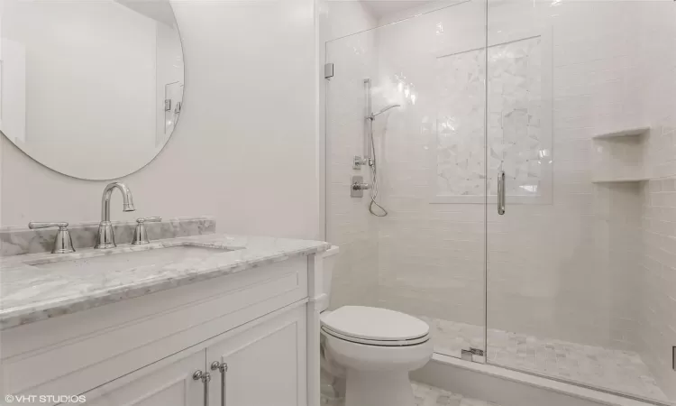 1st floor full bathroom off mudroom