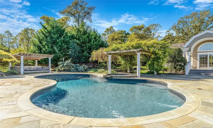 Luxurious Inground Pool and Hot Tub