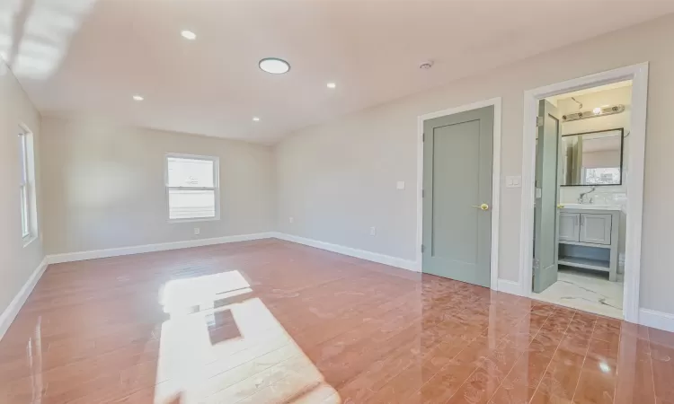 Unfurnished room with sink