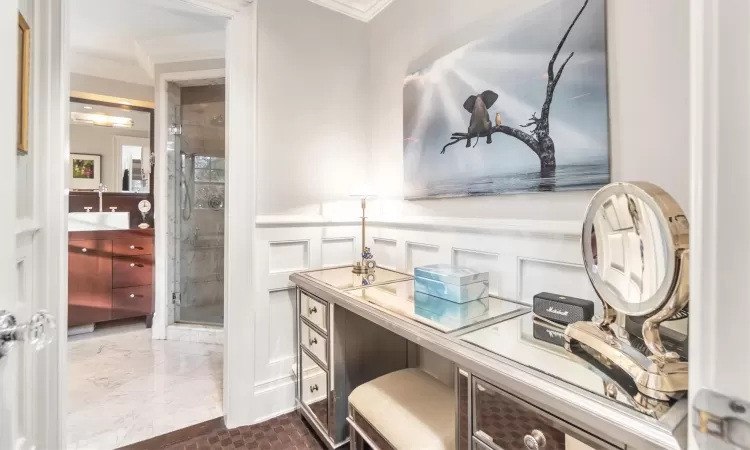 Bathroom with crown molding