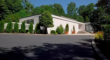 26 Yellow Cote Road, Oyster Bay, NY, 5 Bedrooms Bedrooms, 10 Rooms Rooms,4 BathroomsBathrooms,Residential,For Sale,Yellow Cote,815814