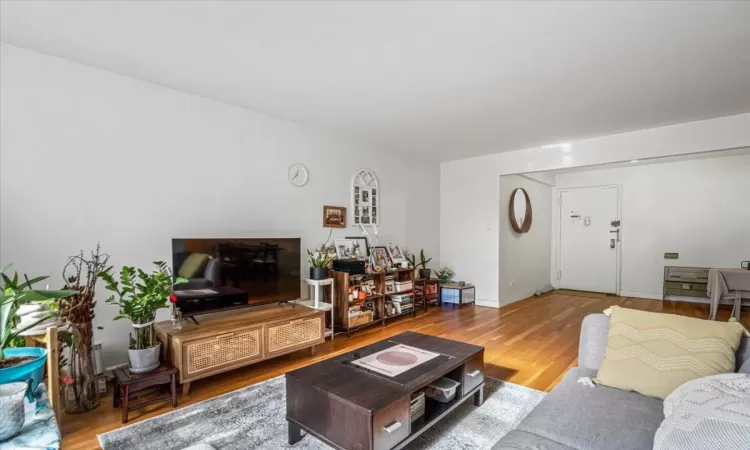 139-15 83rd Avenue, New York, NY, 1 Bedroom Bedrooms, 3 Rooms Rooms,1 BathroomBathrooms,Residential,For Sale,83rd Avenue,817663