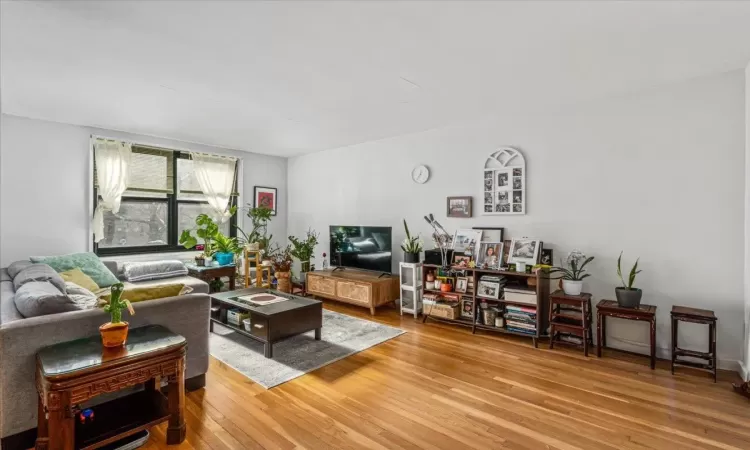 139-15 83rd Avenue, New York, NY, 1 Bedroom Bedrooms, 3 Rooms Rooms,1 BathroomBathrooms,Residential,For Sale,83rd Avenue,817663