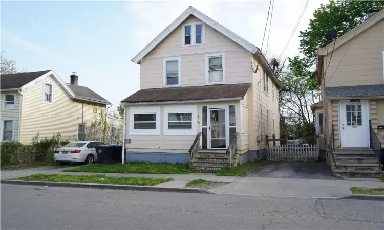 130 Thompson Street, Poughkeepsie, NY, 4 Bedrooms Bedrooms, 8 Rooms Rooms,1 BathroomBathrooms,Residential,For Sale,Thompson,818461