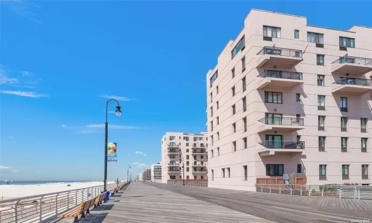 100 Broadway, Long Beach, NY, 2 Bedrooms Bedrooms, 5 Rooms Rooms,2 BathroomsBathrooms,Residential Lease,For Rent,Broadway,822812