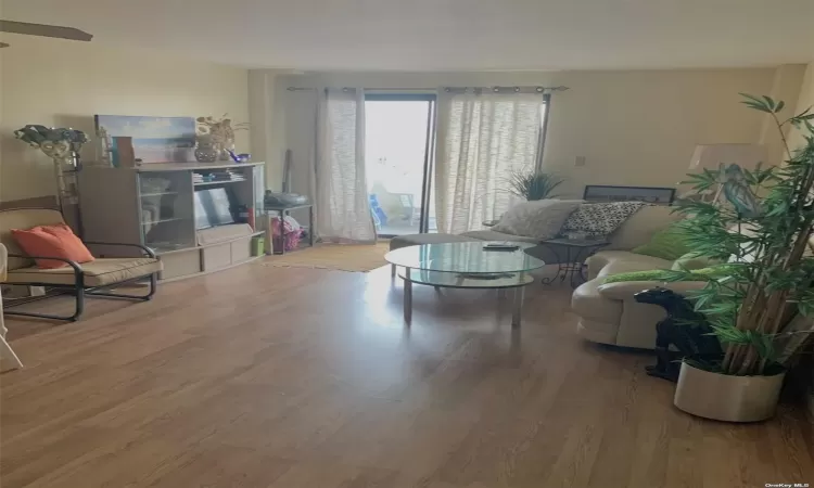 360 Shore Road, Long Beach, NY, 1 Bedroom Bedrooms, 3 Rooms Rooms,1 BathroomBathrooms,Residential Lease,For Rent,Shore,823740