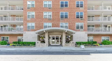 410 Broadway, Long Beach, NY, 2 Bedrooms Bedrooms, 6 Rooms Rooms,2 BathroomsBathrooms,Residential,For Sale,Broadway,825524