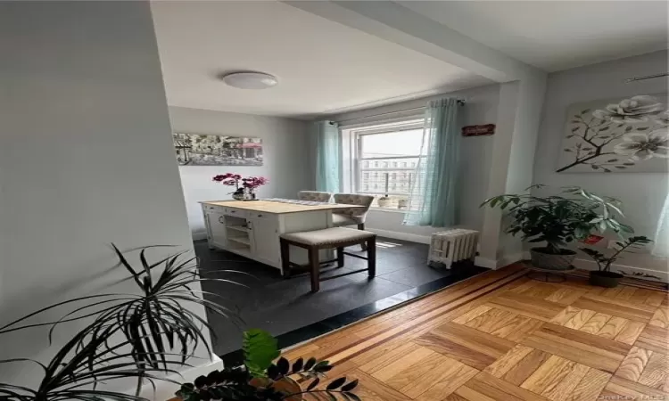 2081 Cruger Avenue, New York, NY, 3 Bedrooms Bedrooms, 5 Rooms Rooms,2 BathroomsBathrooms,Residential,For Sale,Cruger,830313