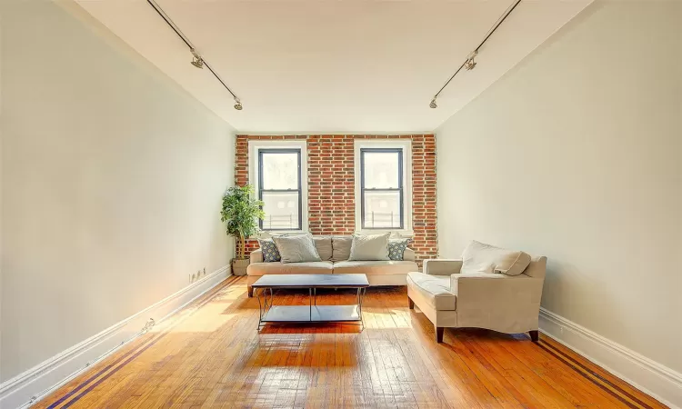 35-63 88th Street, New York, NY, 2 Bedrooms Bedrooms, 5 Rooms Rooms,1 BathroomBathrooms,Residential,For Sale,88th,831624