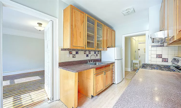 35-63 88th Street, New York, NY, 2 Bedrooms Bedrooms, 5 Rooms Rooms,1 BathroomBathrooms,Residential,For Sale,88th,831624