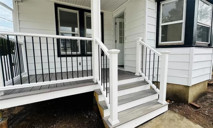 Spare room featuring visible vents, baseboards, wood finished floors, and recessed lighting