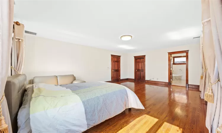 3323 158th Street, New York, NY, 4 Bedrooms Bedrooms, 11 Rooms Rooms,4 BathroomsBathrooms,Residential,For Sale,158th,832565