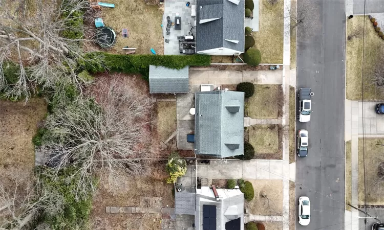 Birds eye view of property