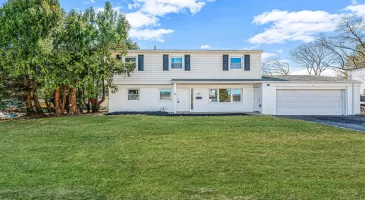 28 Beverly Road, Oyster Bay, NY, 3 Bedrooms Bedrooms, 8 Rooms Rooms,1 BathroomBathrooms,Residential,For Sale,Beverly,834515