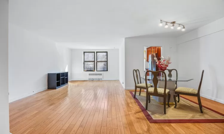 33-44 Junction Boulevard, New York, NY, 2 Bedrooms Bedrooms, 6 Rooms Rooms,1 BathroomBathrooms,Residential,For Sale,Junction Boulevard,835234