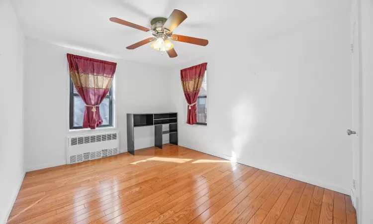 33-44 Junction Boulevard, New York, NY, 2 Bedrooms Bedrooms, 6 Rooms Rooms,1 BathroomBathrooms,Residential,For Sale,Junction Boulevard,835234